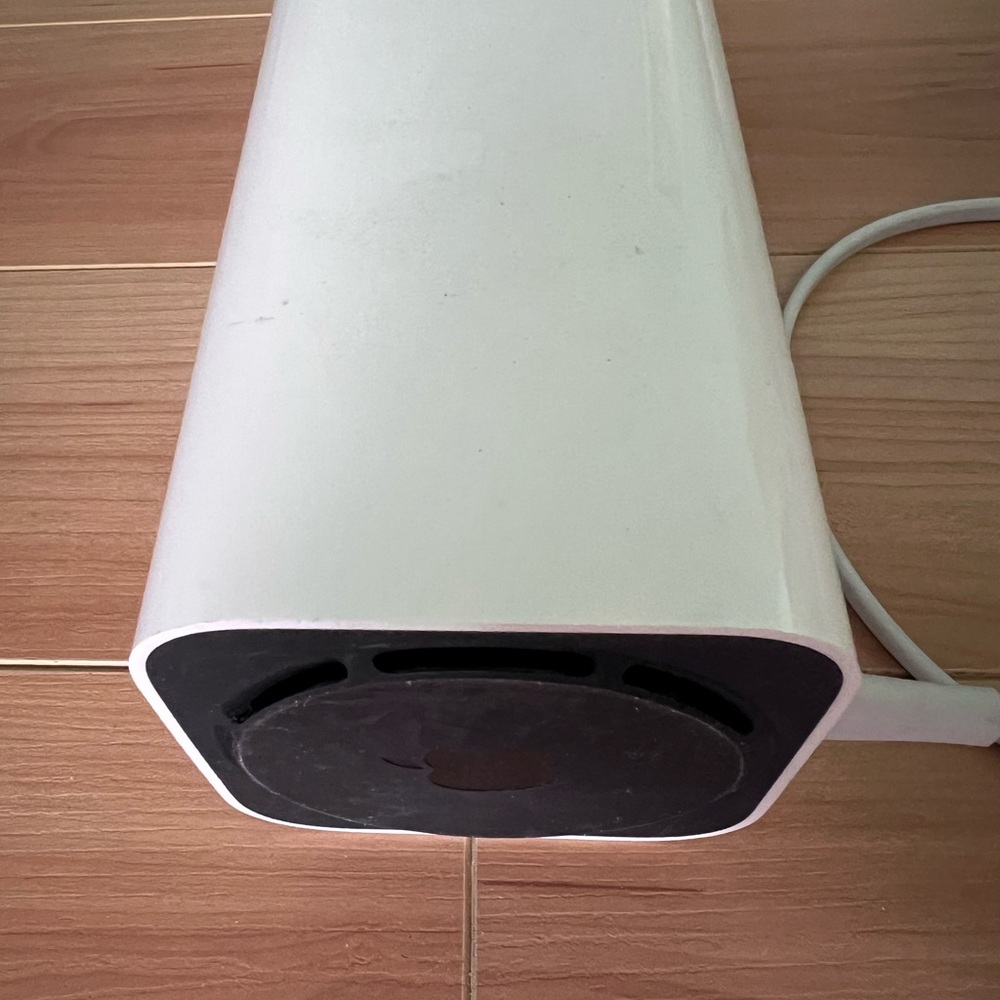 Apple White Wireless Router - Picture 5 of 8